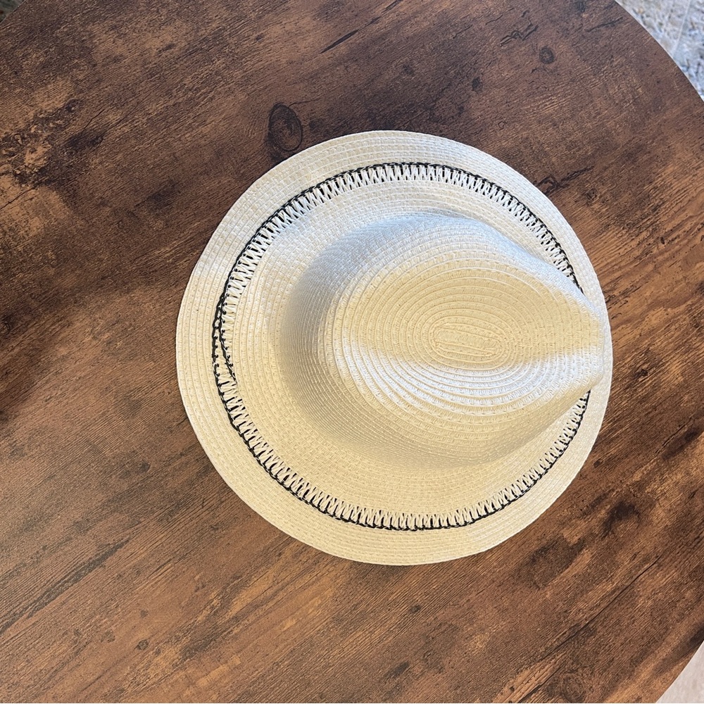 Neutral Straw Fedora with Contrast Stitching